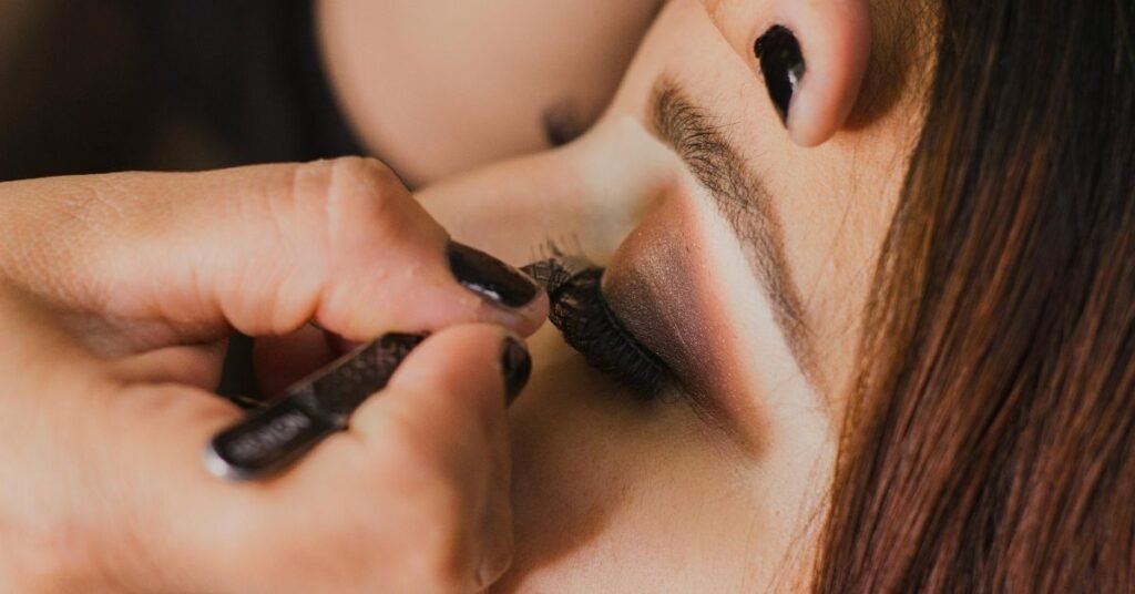 Cat Makeup Eyes: The Natural Way to Create a Feline Flick cat makeup eyes quick technique comparison table