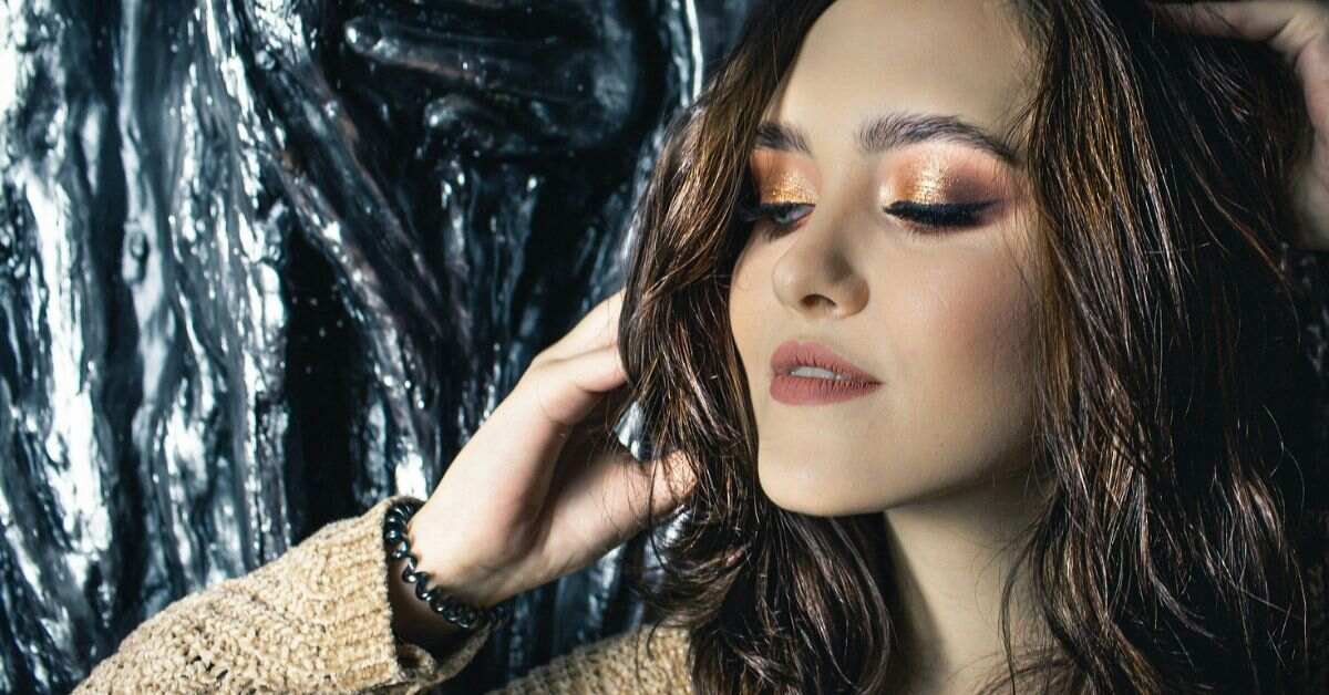 soft glam makeup effortless elegance (1)