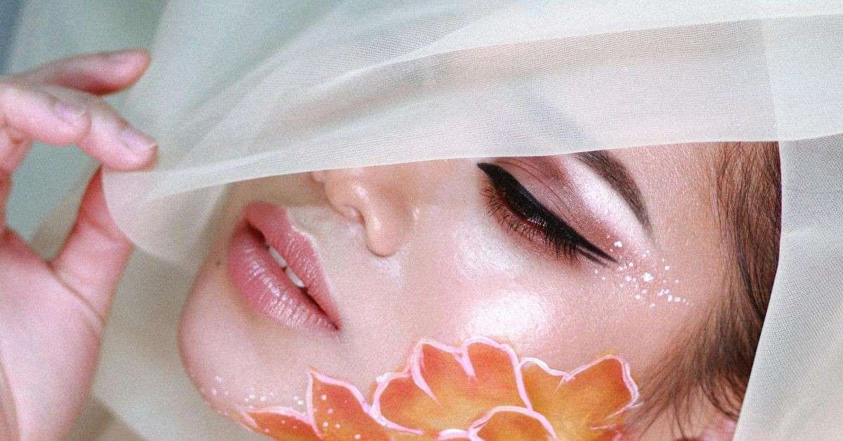 Natural Makeup Looks: 7 Easy Tips for Real Beauty