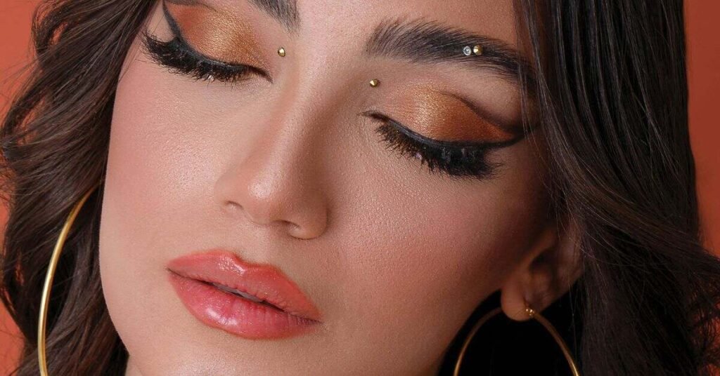 products you need for a brown smokey eye (1)