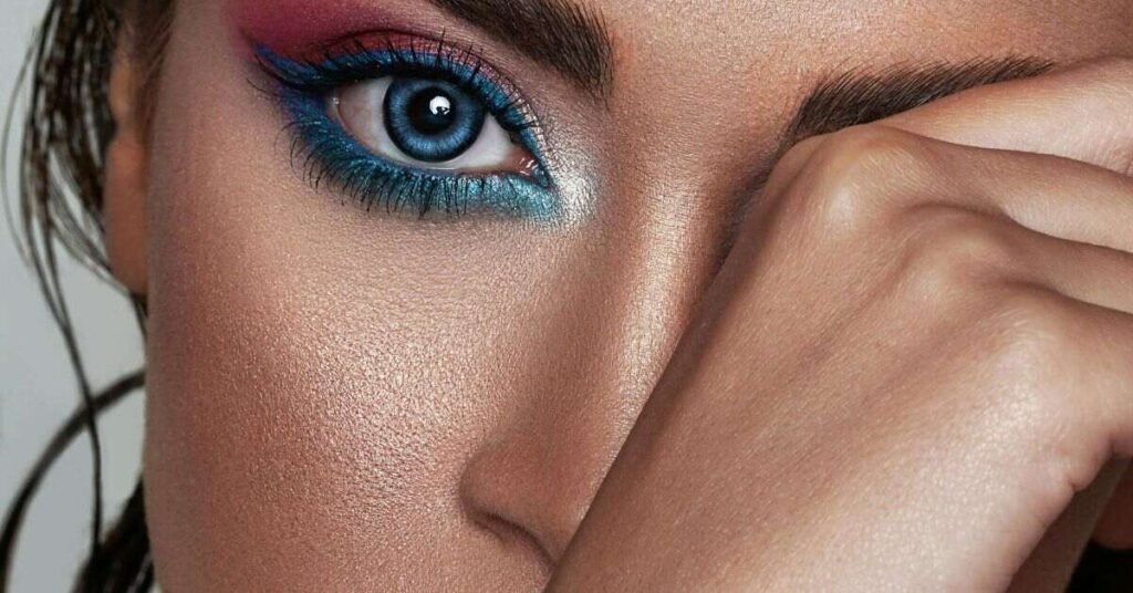 warm eyeshadow shades that enhance blue eyes (1)